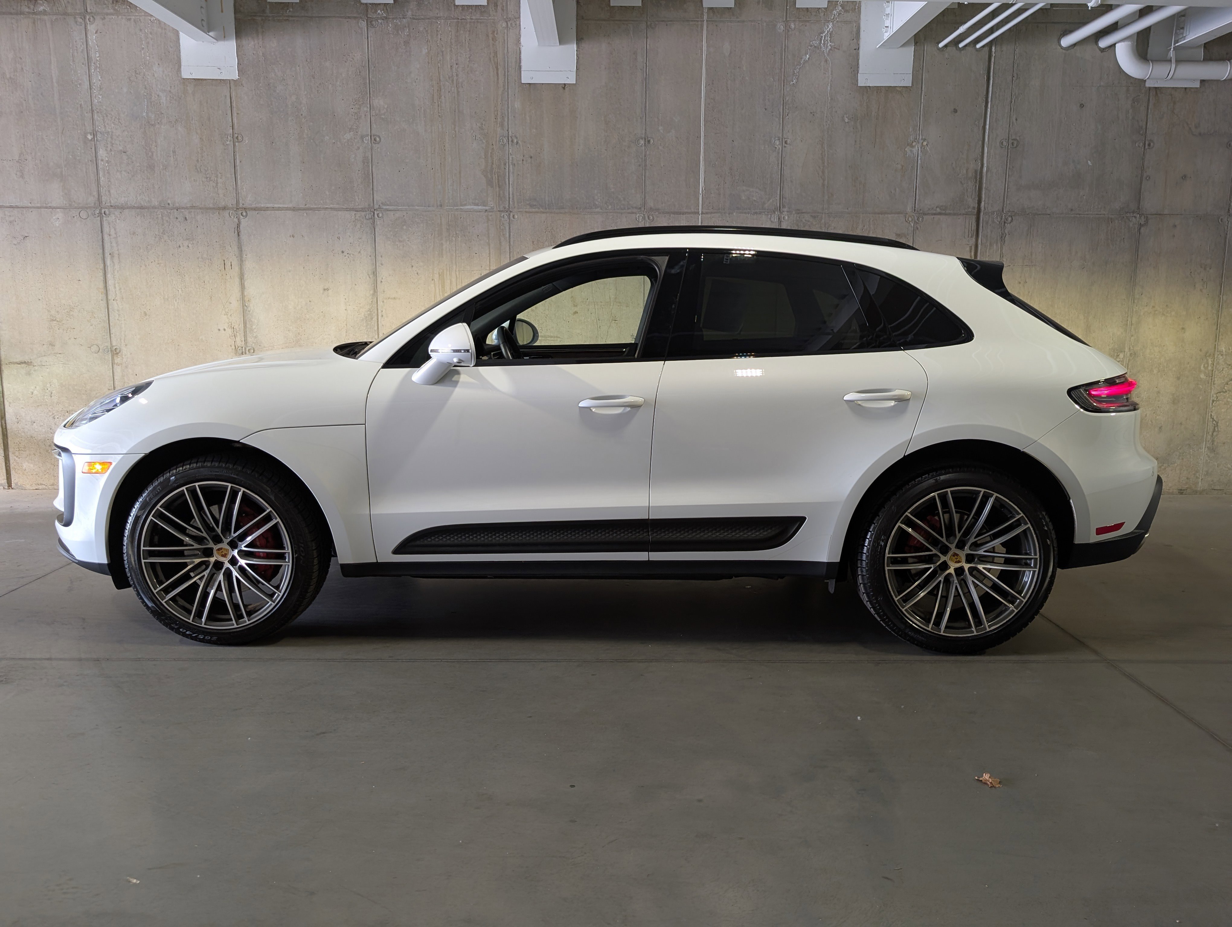 Certified 2023 Porsche Macan S AWD/4WD image 2