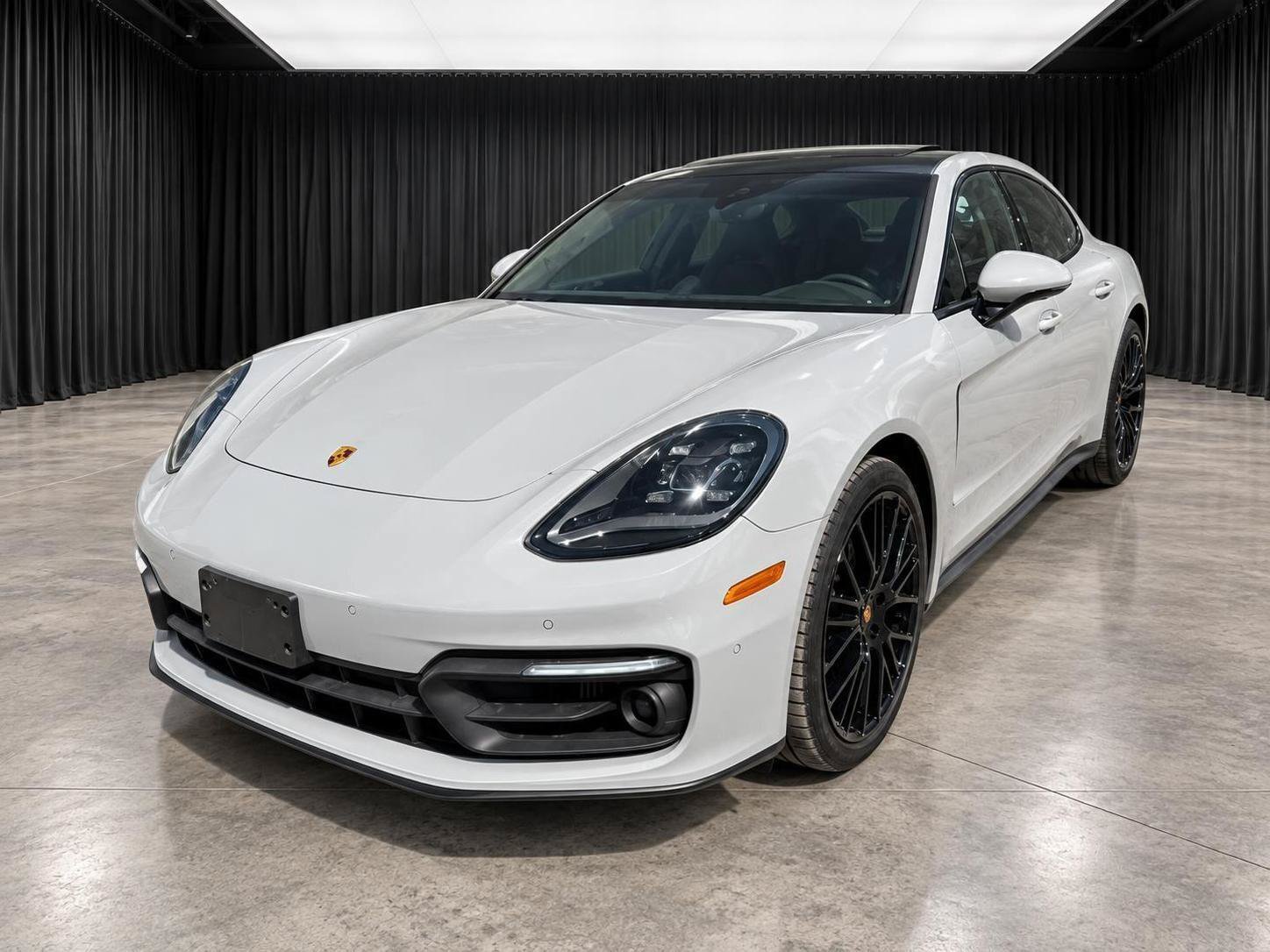 Used 2023 Porsche Panamera 4 Platinum Edition AWD/4WD image 2