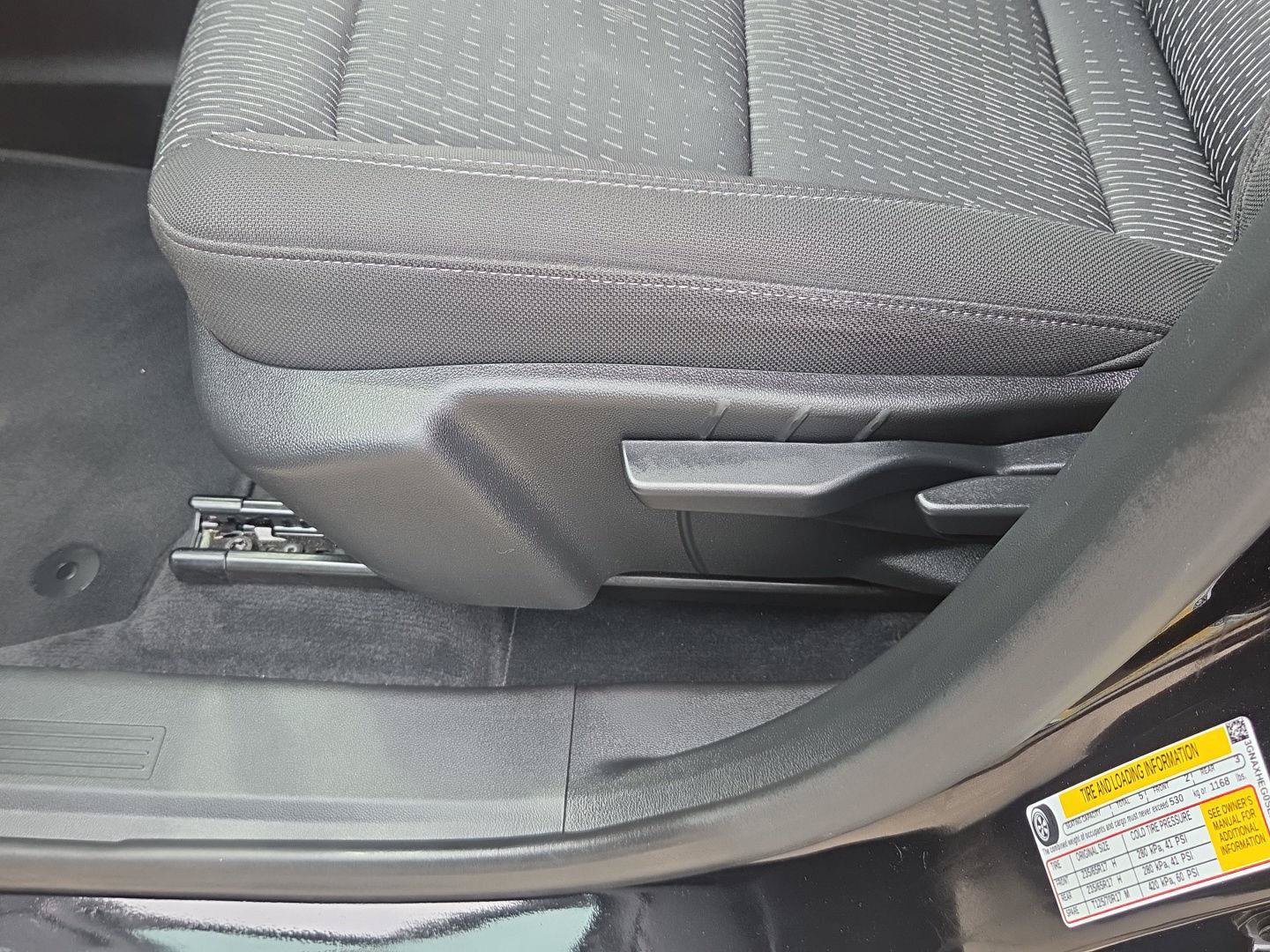 Used 2025 Chevrolet Equinox LT FWD image 14