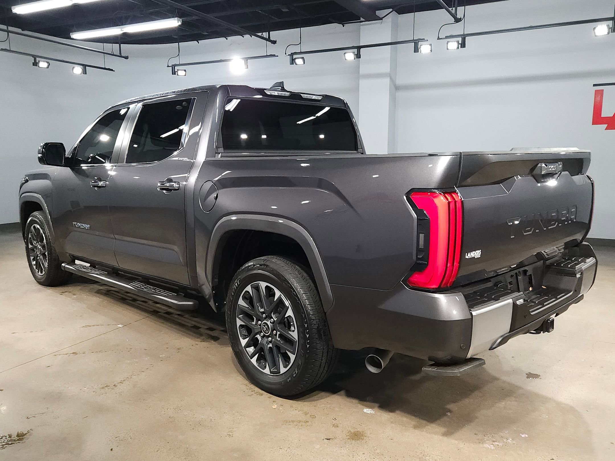 Used 2024 Toyota Tundra Limited image 5