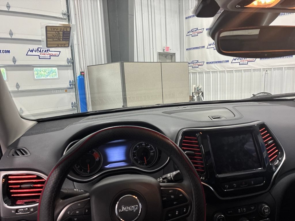 Used 2021 Jeep Cherokee Limited AWD/4WD image 2