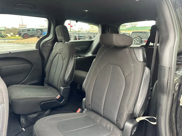 Used 2021 Chrysler Pacifica Touring w/ S Appearance Package image 12