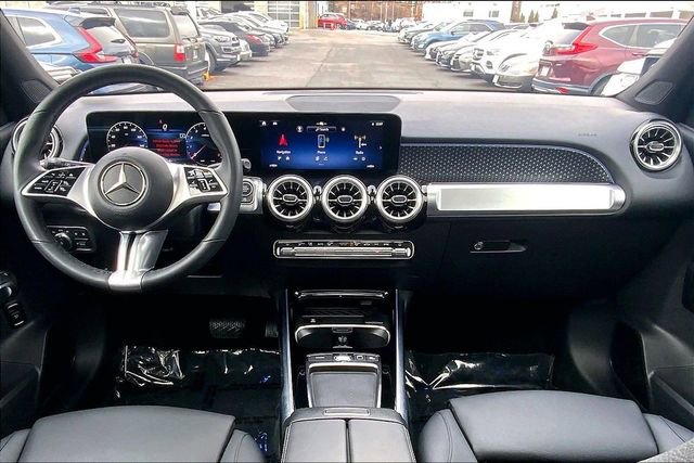 Used 2025 Mercedes-Benz GLB 250 4MATIC image 12