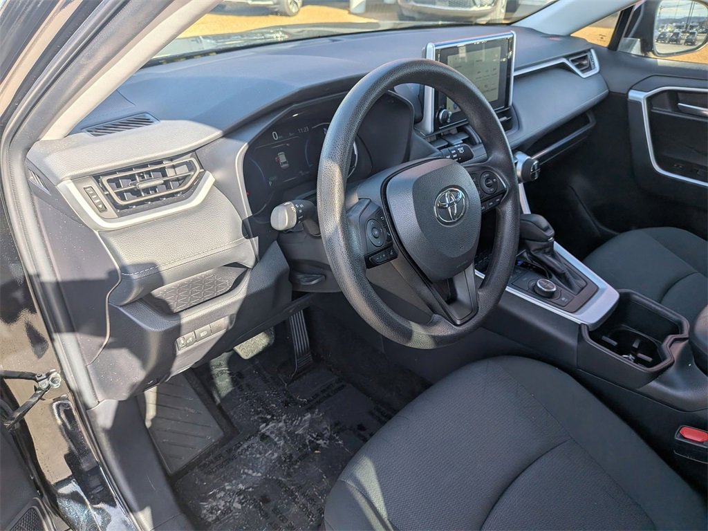 Used 2025 Toyota RAV4 XLE image 15