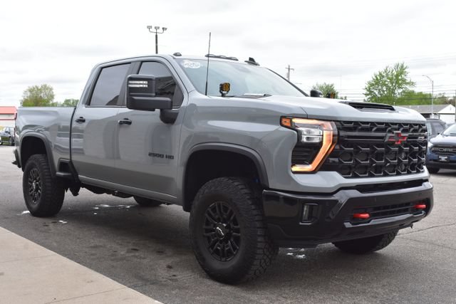 Used 2025 Chevrolet Silverado 2500 ZR2 w/ Technology Package AWD/4WD image 12