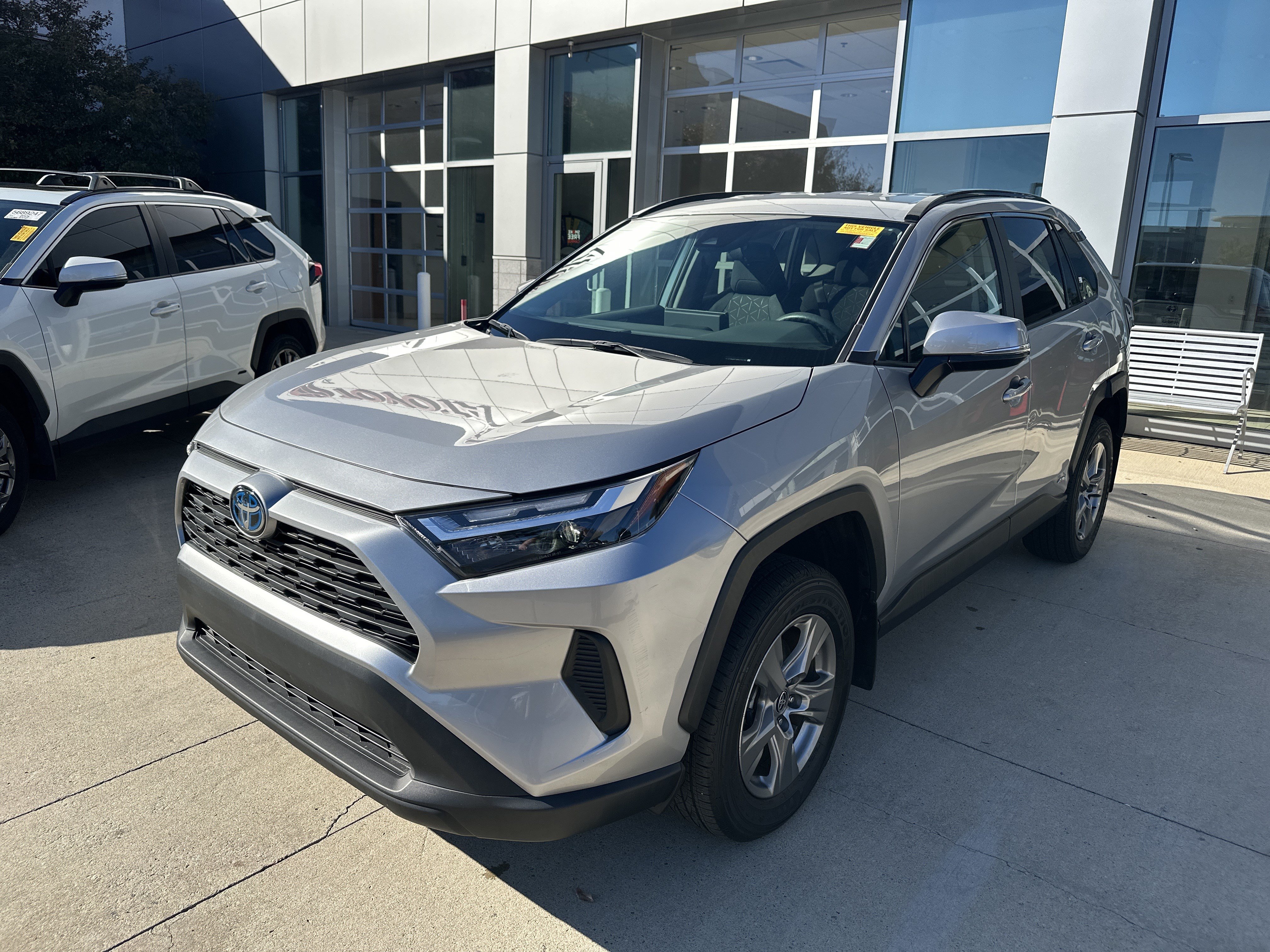 Used 2024 Toyota RAV4 XLE AWD/4WD image 3