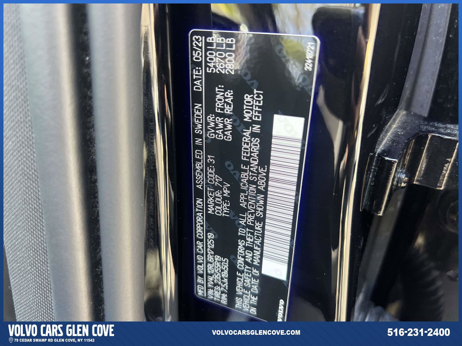 Certified 2024 Volvo XC60 B5 Plus w/ Protection Package Premier AWD/4WD image 18