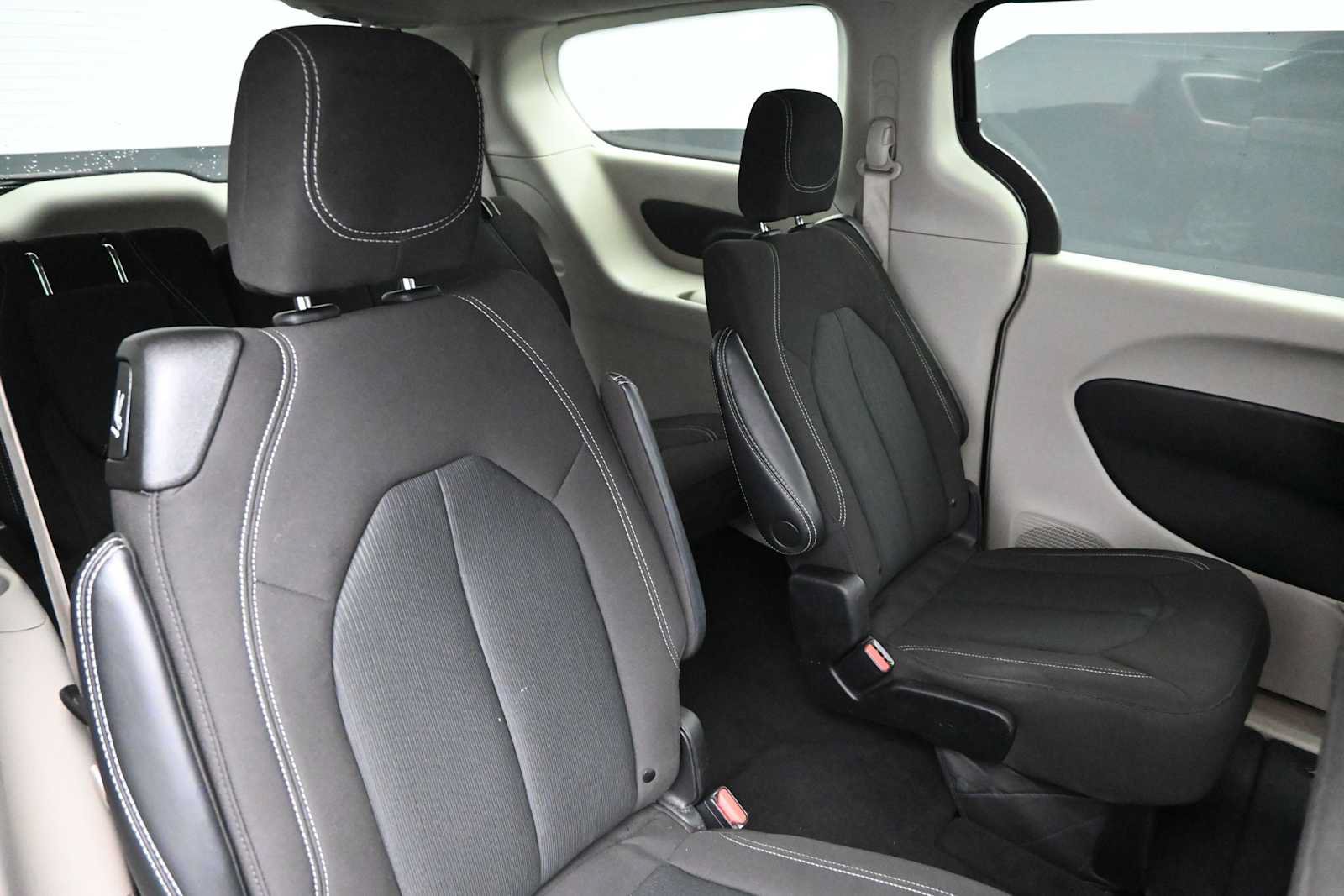 Used 2023 Chrysler Voyager LX FWD image 28