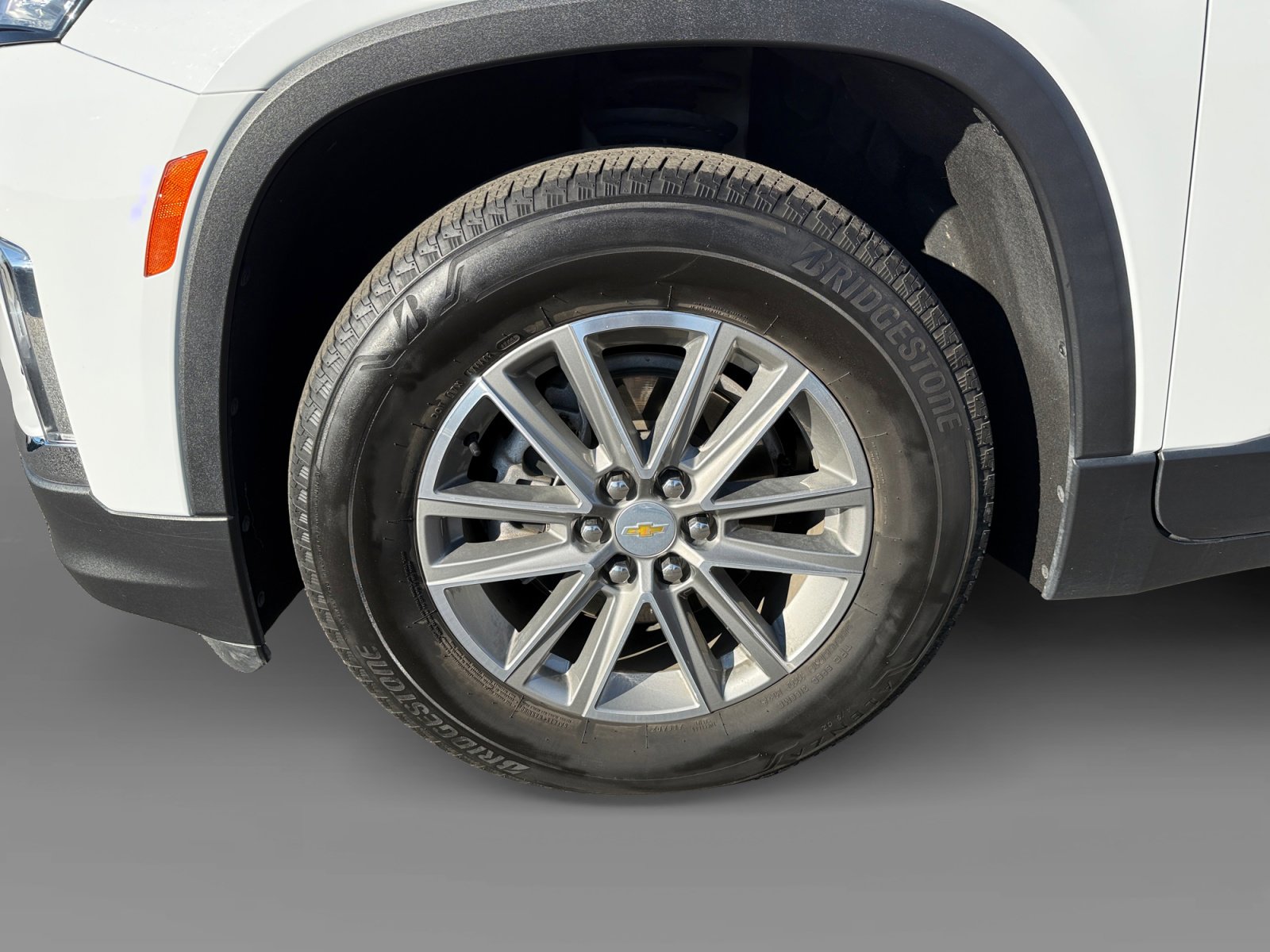 Used 2023 Chevrolet Traverse LT image 9