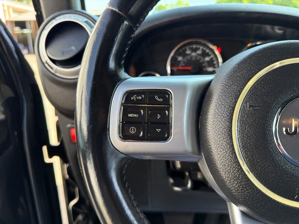 Used 2016 Jeep Wrangler Unlimited Rubicon AWD/4WD image 26