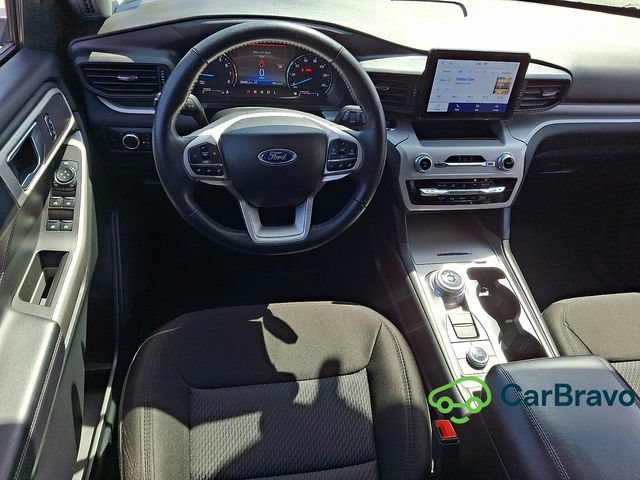 Used 2023 Ford Explorer XLT AWD/4WD image 12