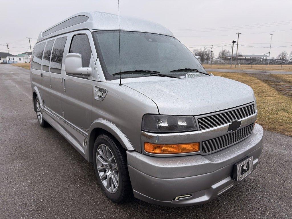 Used 2021 Chevrolet Express 2500 LS w/ Enhanced Convenience Package image 9