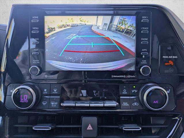 Used 2022 Toyota Highlander XLE image 14