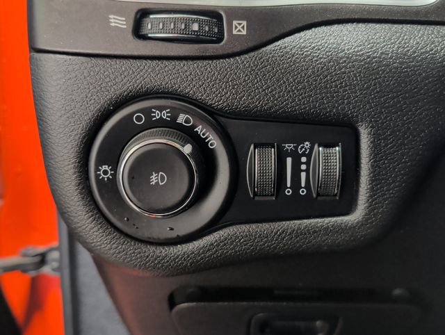 Used 2021 Jeep Cherokee Trailhawk w/ Sun, Sound & Nav Group image 25