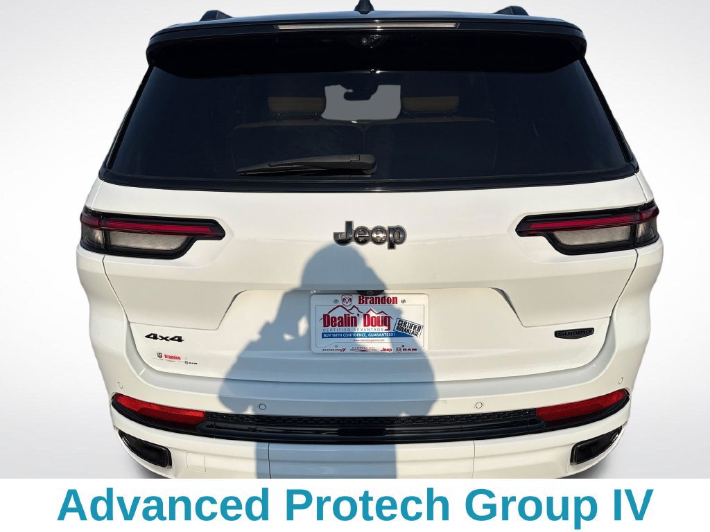 Used 2024 Jeep Grand Cherokee L Summit AWD/4WD image 5
