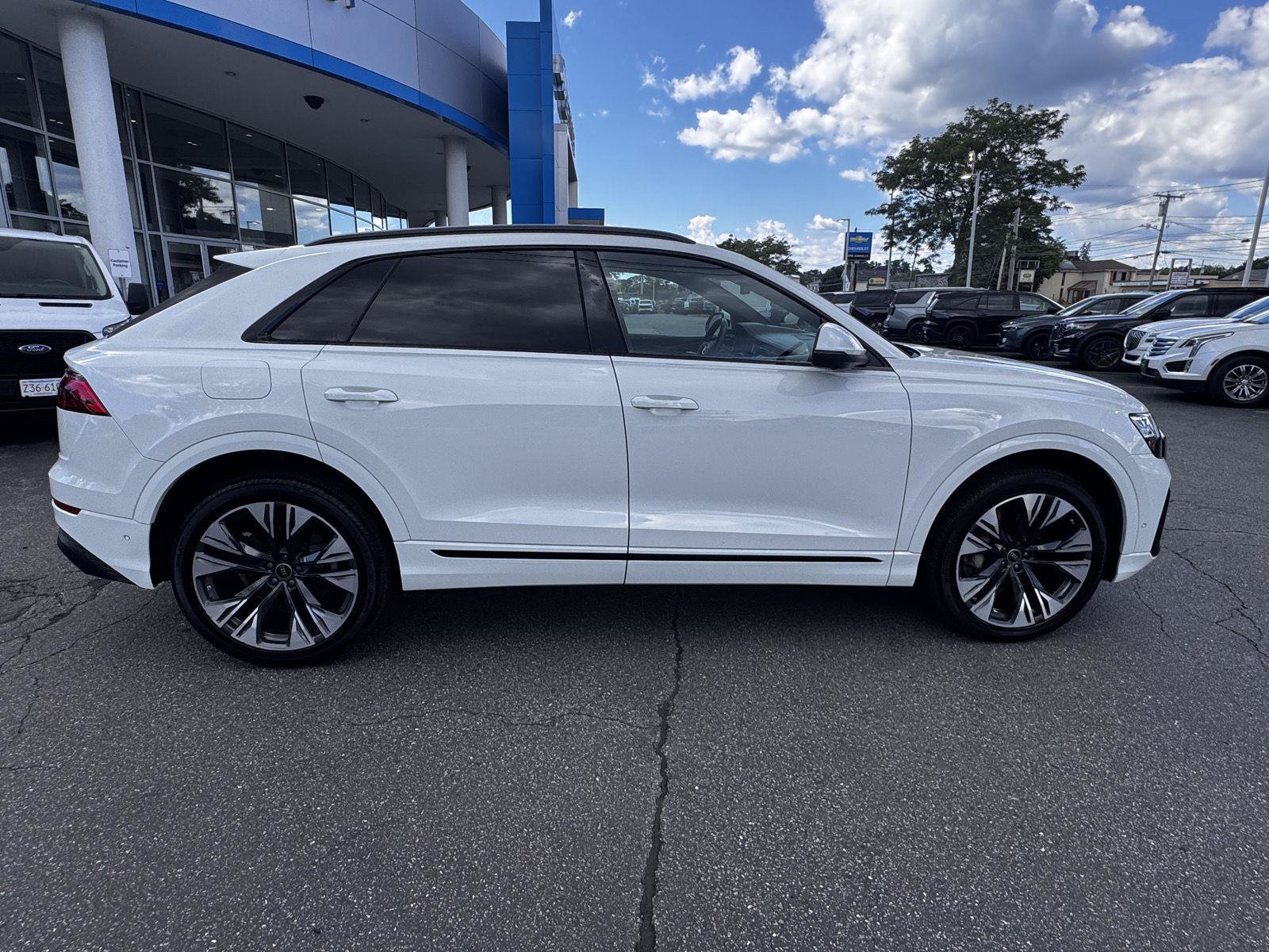 Used 2025 Audi Q8 Premium AWD/4WD image 8