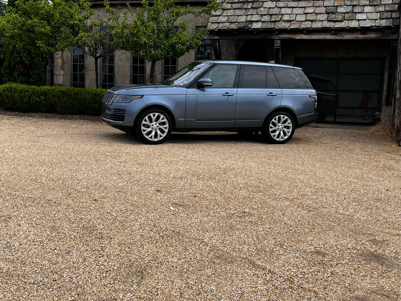 Used 2019 Land Rover Range Rover HSE image 3