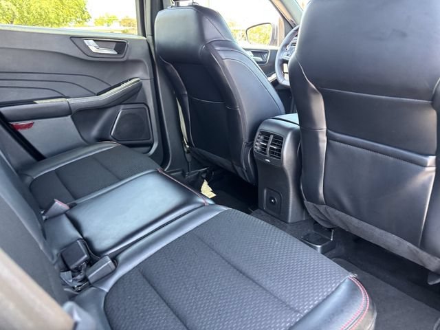Used 2025 Ford Escape ST-Line Select AWD/4WD image 13