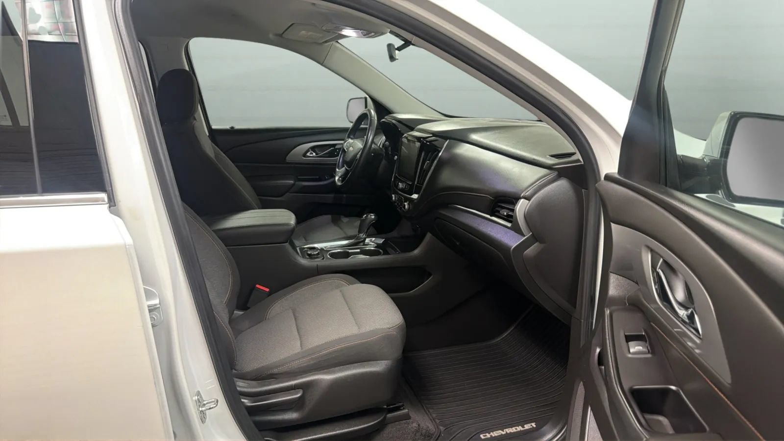 Used 2019 Chevrolet Traverse LT FWD image 22
