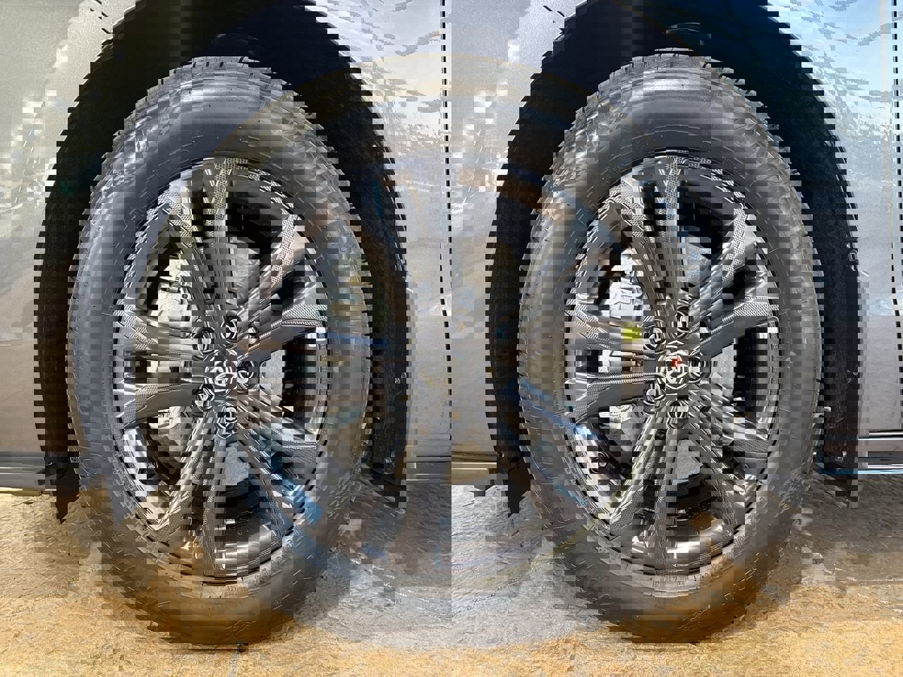 New 2025 Toyota Sienna XSE image 10