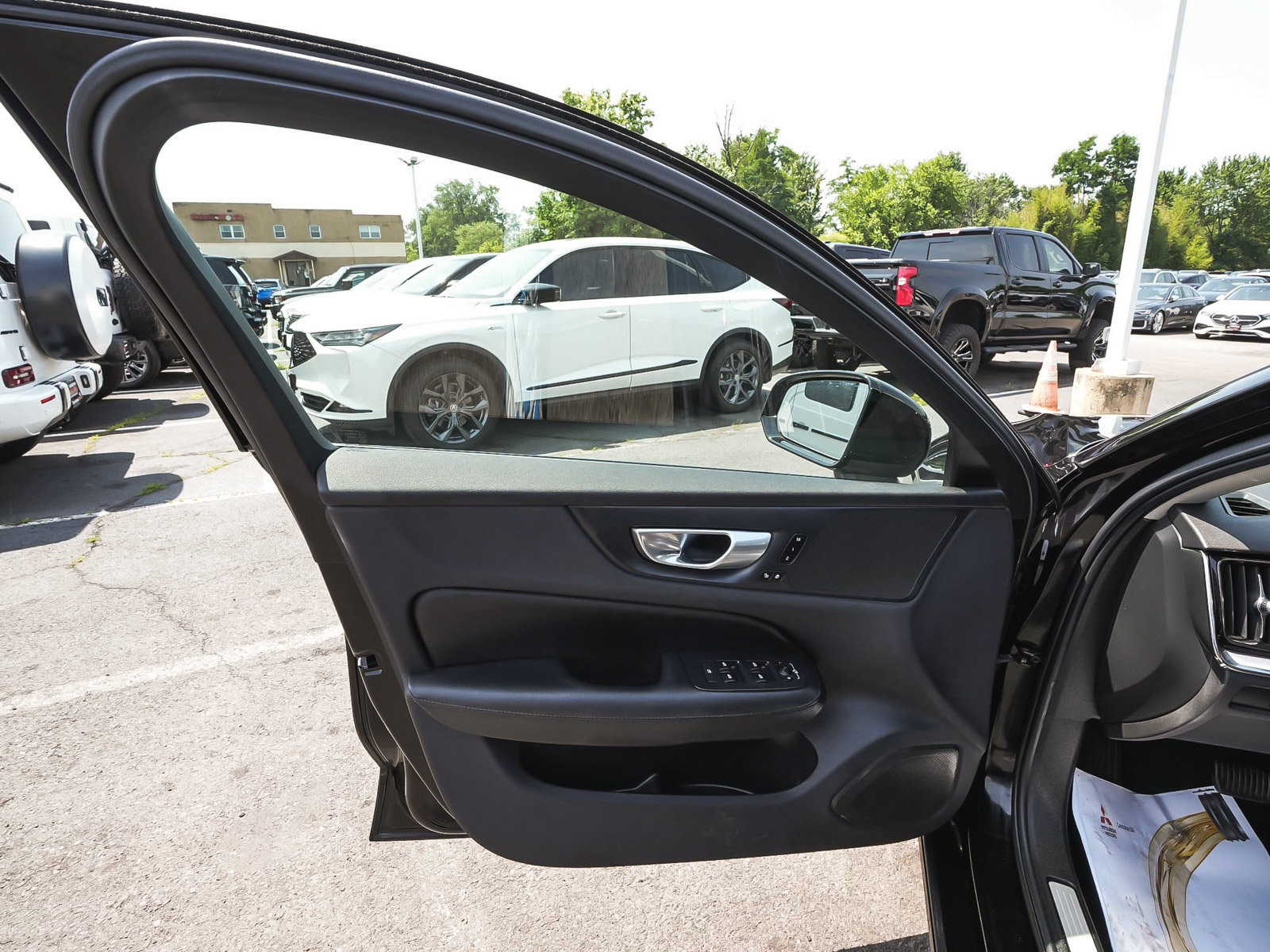 Used 2024 Volvo S60 B5 Core AWD/4WD image 9