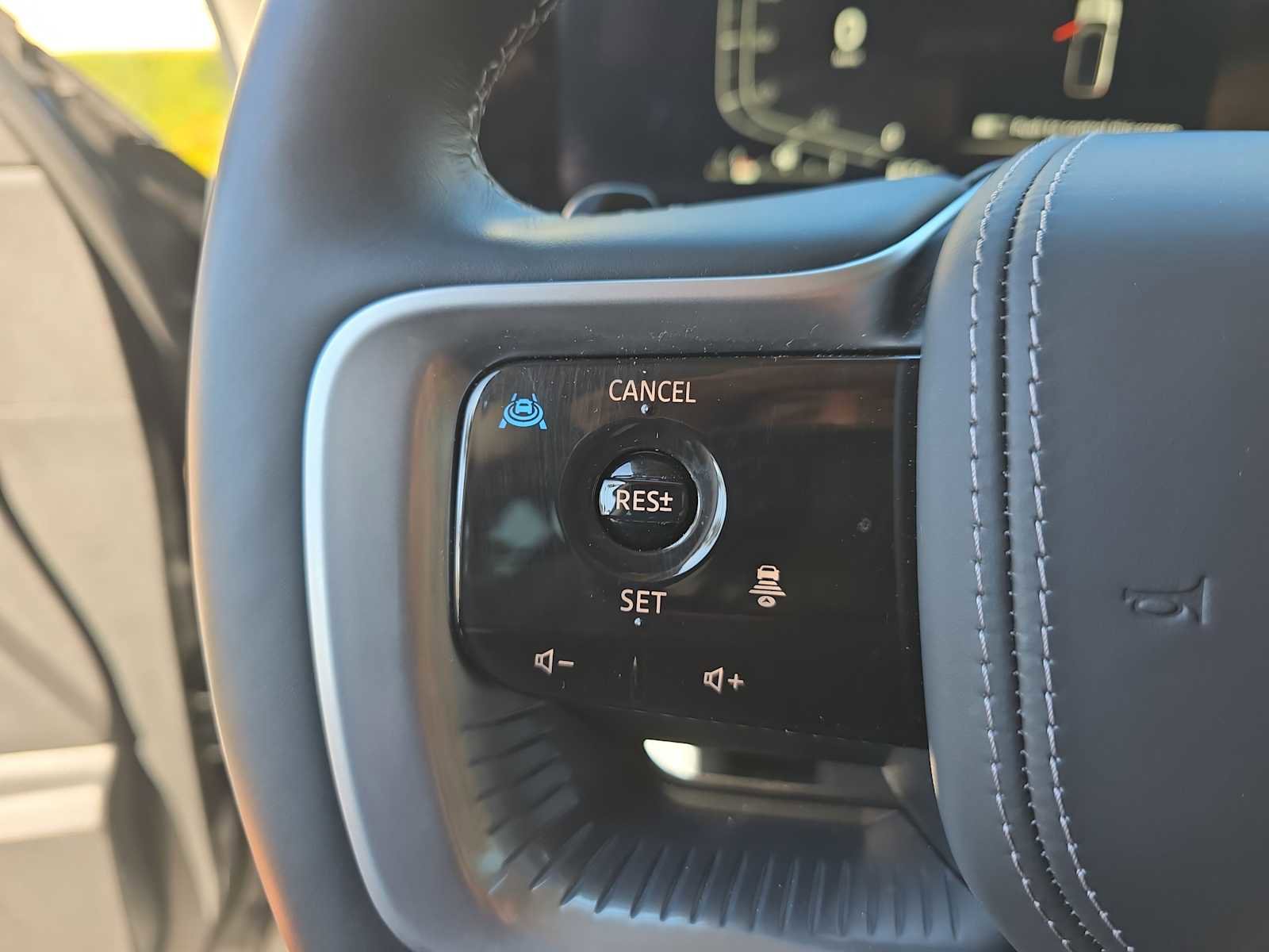 Certified 2025 INFINITI QX80 Sensory image 24