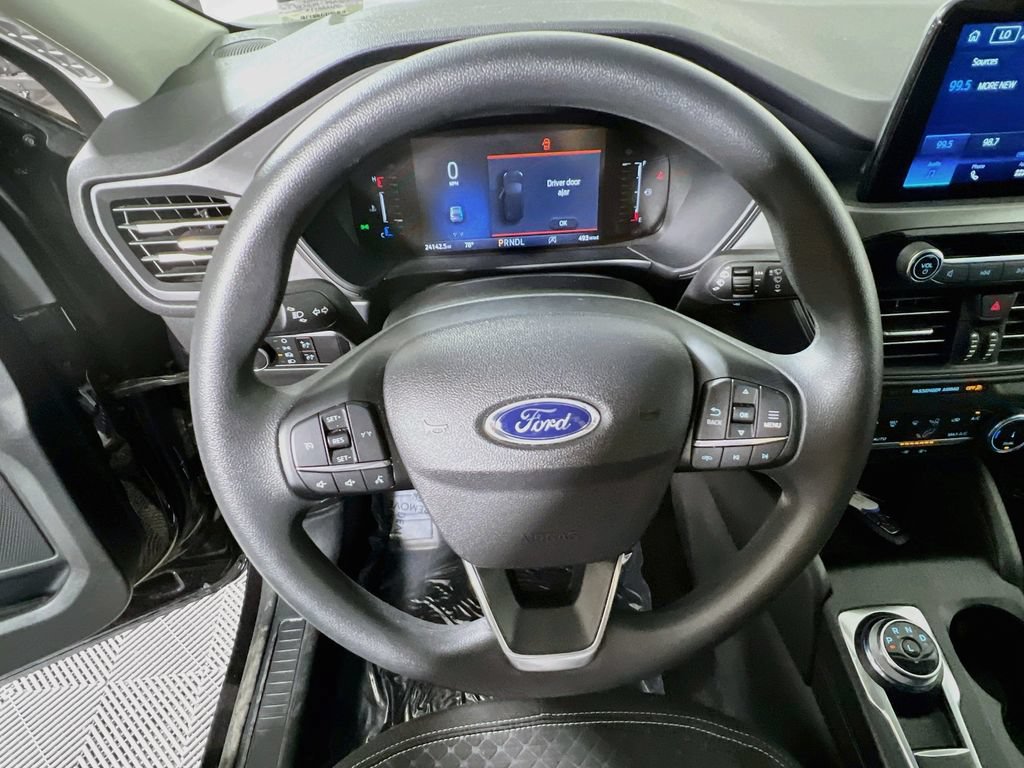 Used 2025 Ford Escape Active AWD/4WD image 10
