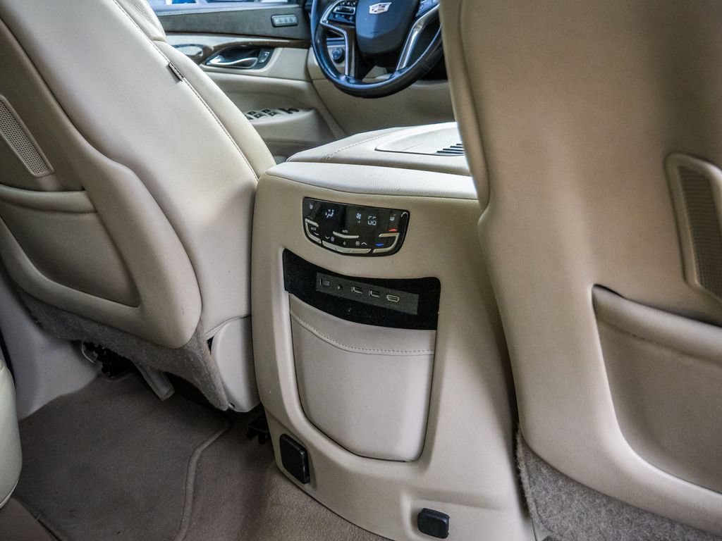 Used 2018 Cadillac Escalade Luxury RWD image 24