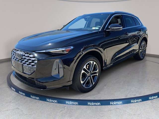Used 2025 Audi Q5 Premium w/ Convenience Package
