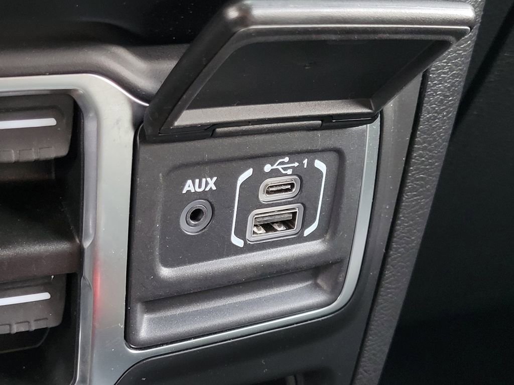 Used 2022 Jeep Wrangler Unlimited Sahara image 14