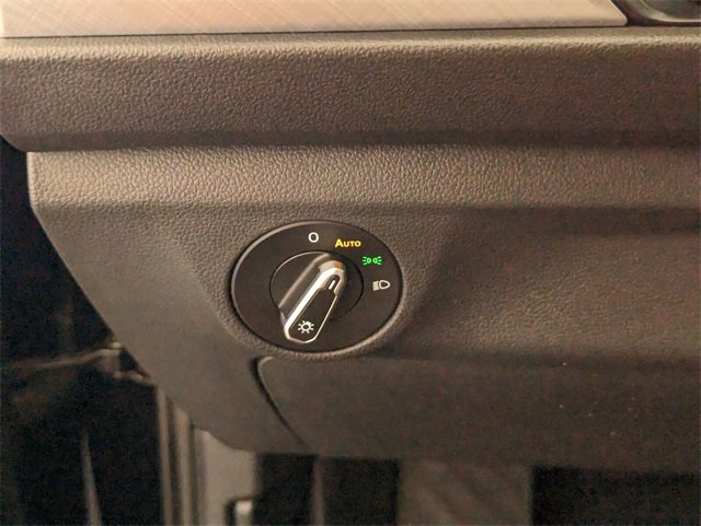 Certified 2022 Volkswagen Jetta SE w/ Panoramic Sunroof Package image 29