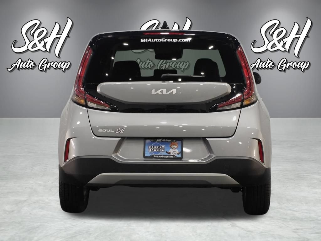 Used 2025 Kia Soul LX w/ LX Technology Package FWD image 14