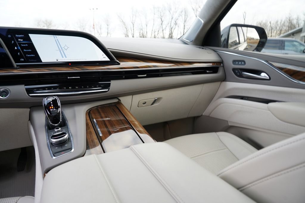 Used 2024 Cadillac Escalade ESV Sport Platinum w/ LPO, ONYX Package image 23