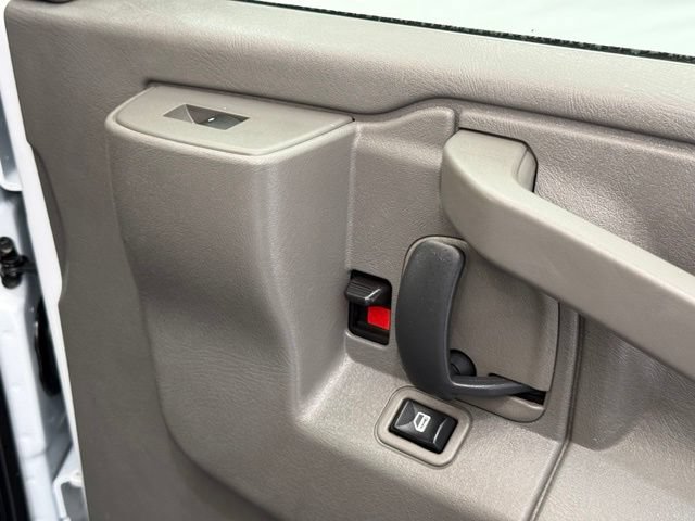 Used 2021 Chevrolet Express 2500 w/ Driver Convenience Package RWD image 18