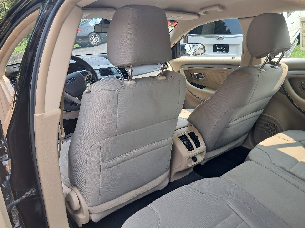 Used 2017 Ford Taurus SE FWD image 21