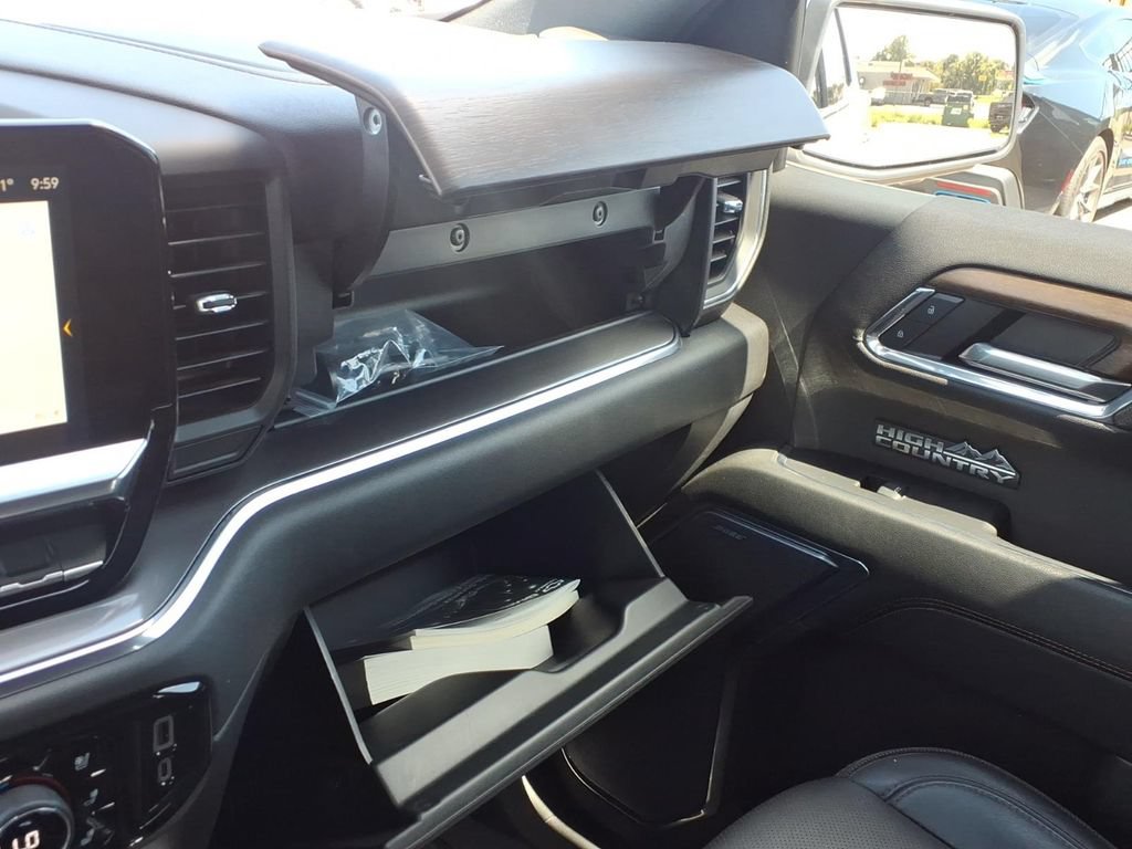 Used 2024 Chevrolet Silverado 1500 High Country w/ Technology Package AWD/4WD image 32