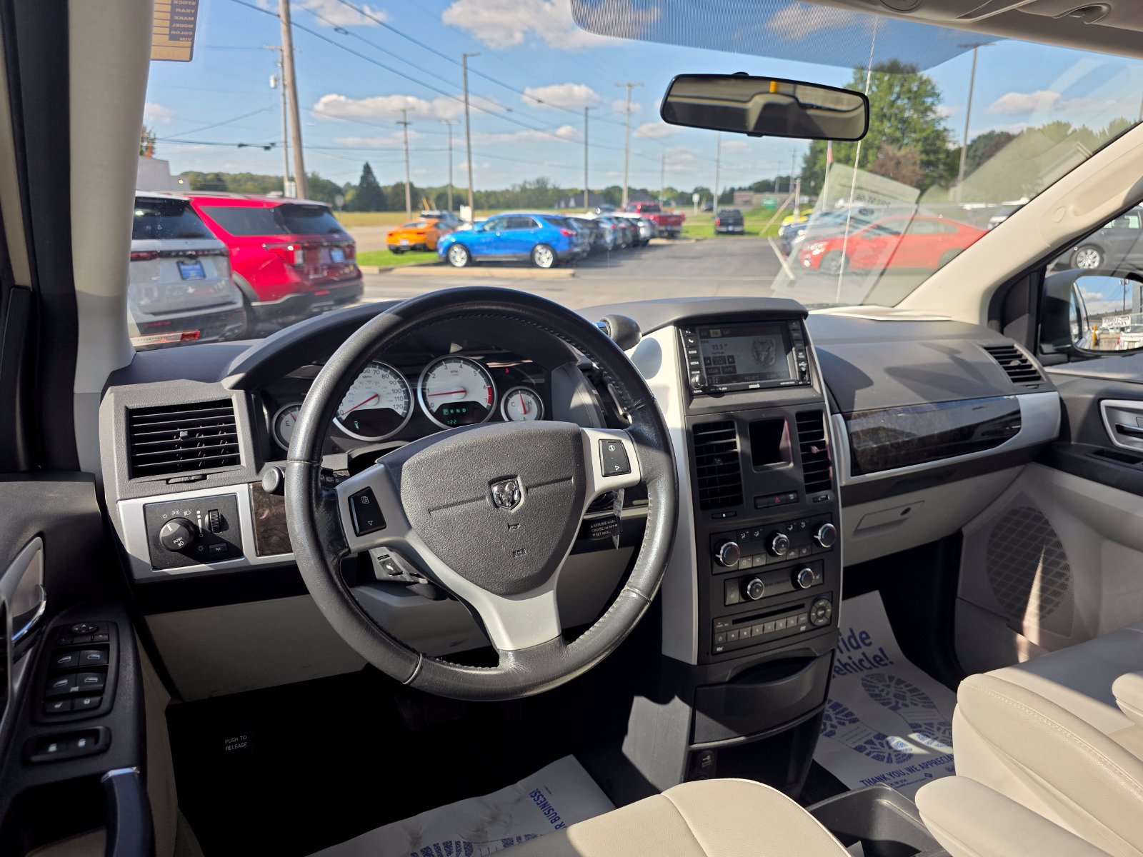 Used 2010 Dodge Grand Caravan SXT FWD image 20