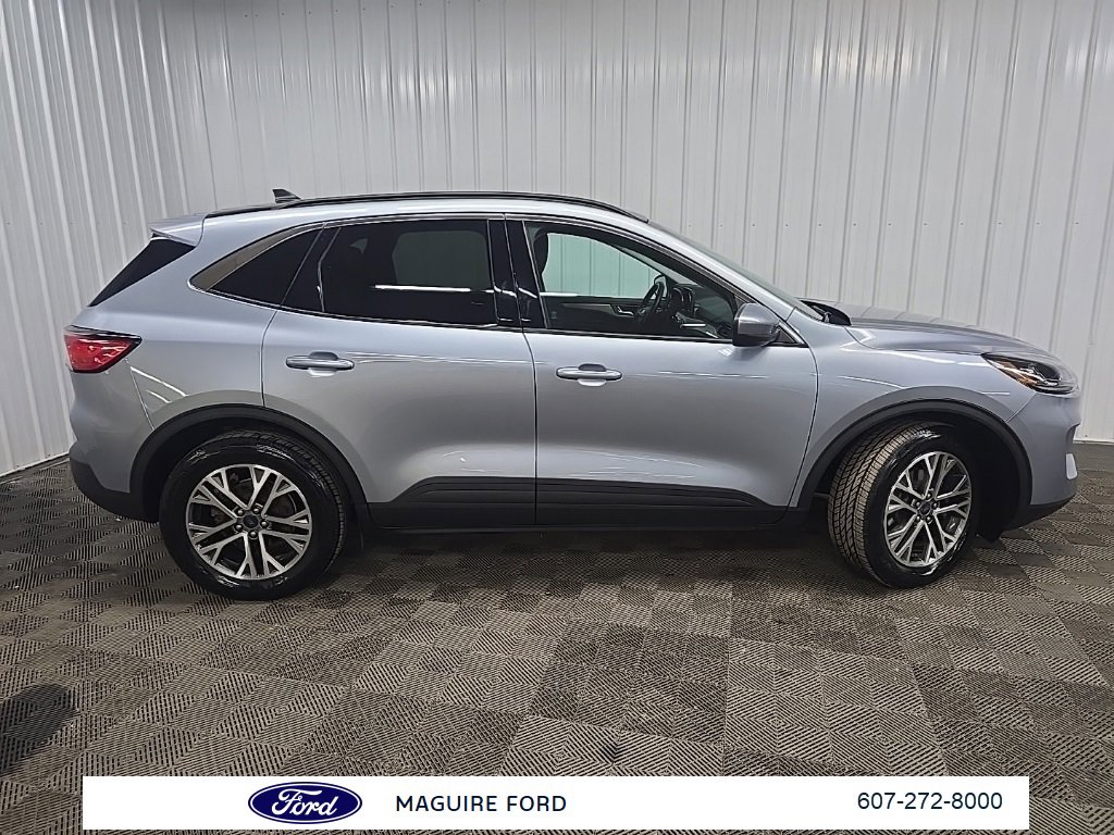 Used 2022 Ford Escape SEL w/ Technology Package image 2