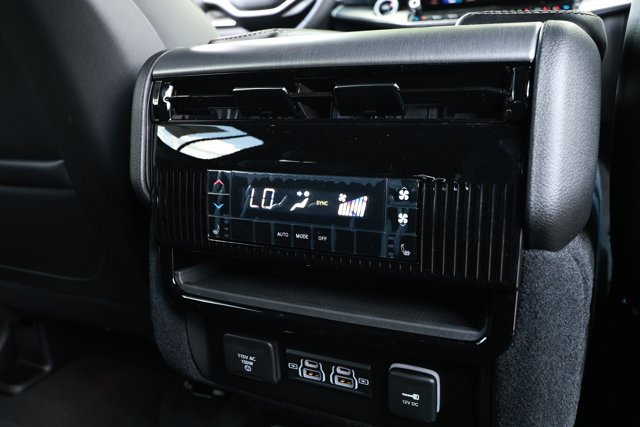New 2026 Jeep Grand Wagoneer L Limited AWD/4WD image 32