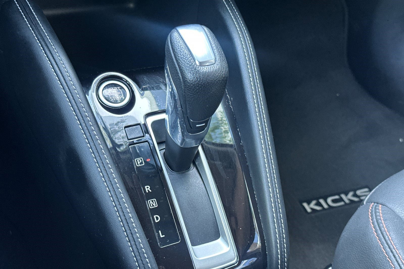 Used 2020 Nissan Kicks SR w/ SR Premium Package image 27