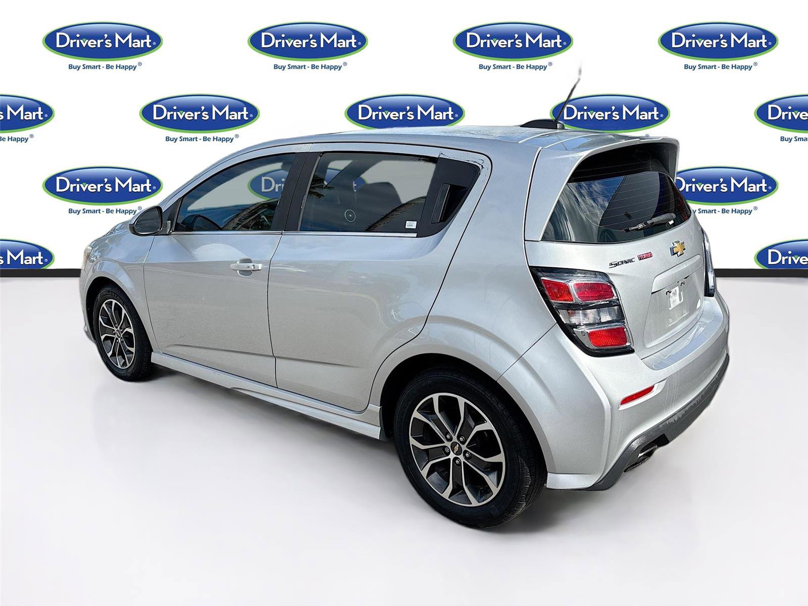 Used 2017 Chevrolet Sonic LT w/ Fun and Sun Package image 6