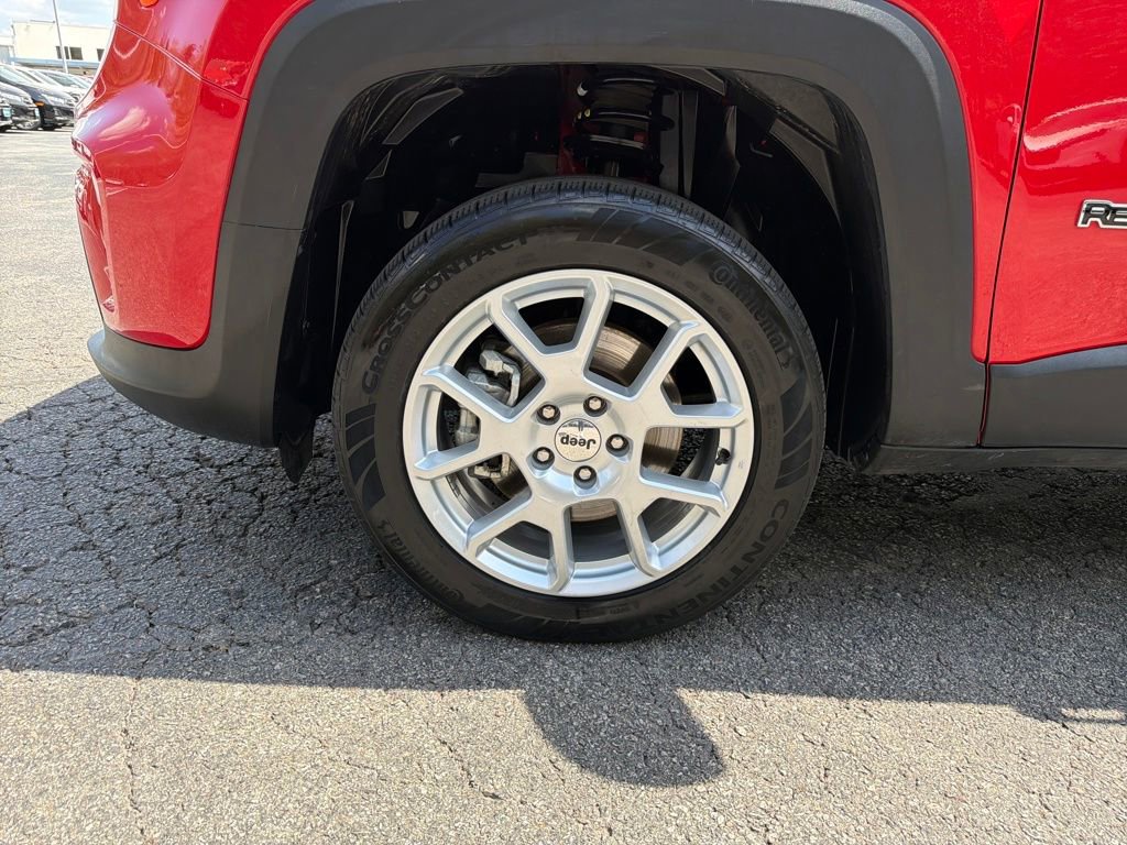 Used 2023 Jeep Renegade Latitude image 28
