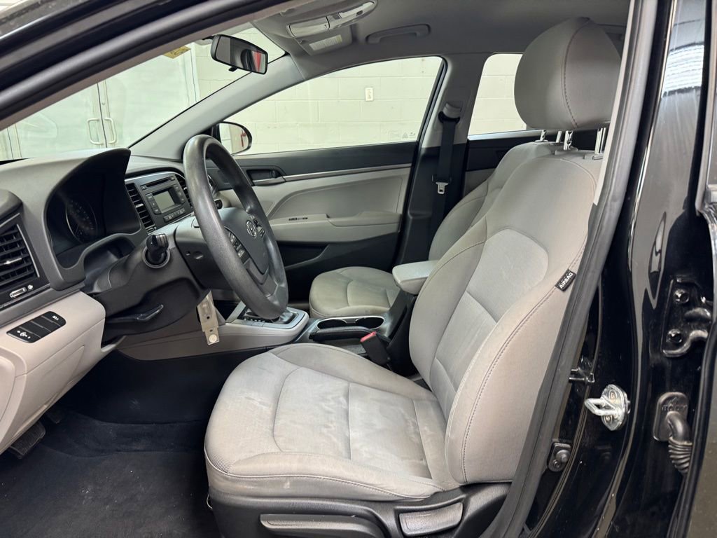Used 2017 Hyundai Elantra SE image 12