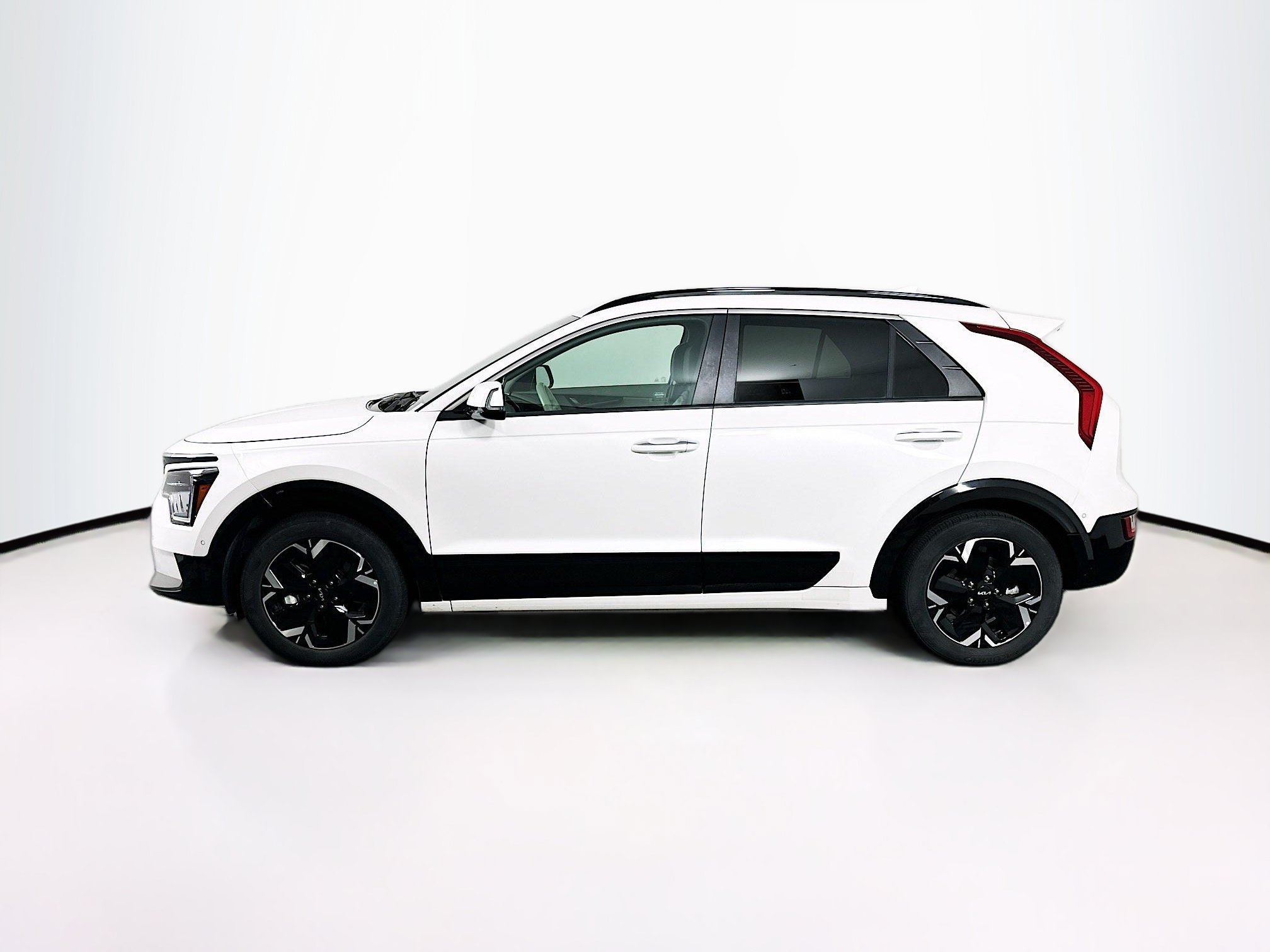 Used 2023 Kia Niro Wave w/ Wave Preserve Package FWD image 4