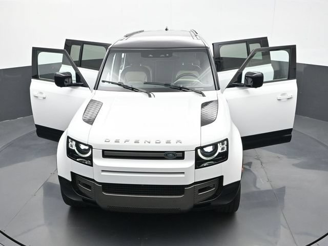 Used 2021 Land Rover Defender 110 X-Dynamic HSE AWD/4WD image 29