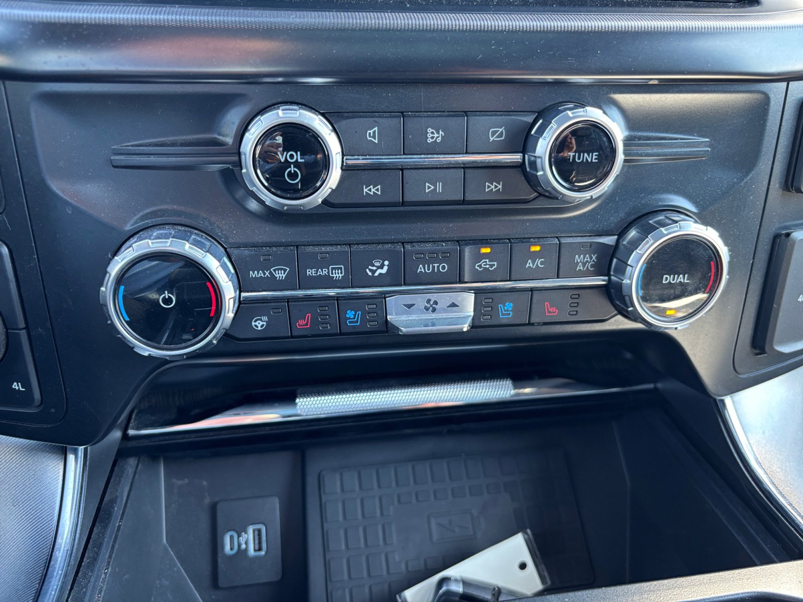 Used 2022 Ford F150 Platinum w/ Equipment Group 701A High image 12