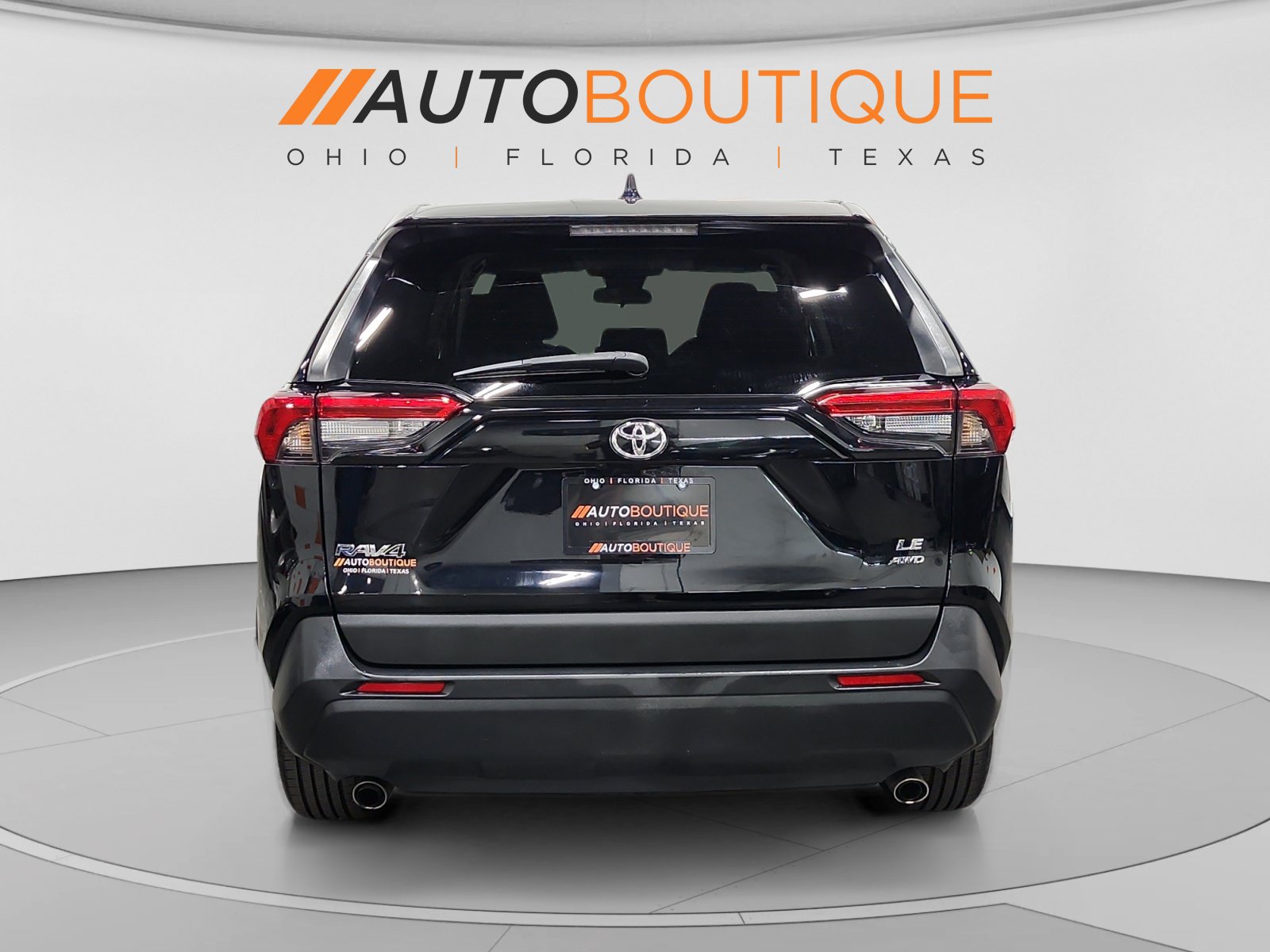 Used 2022 Toyota RAV4 LE AWD/4WD image 4