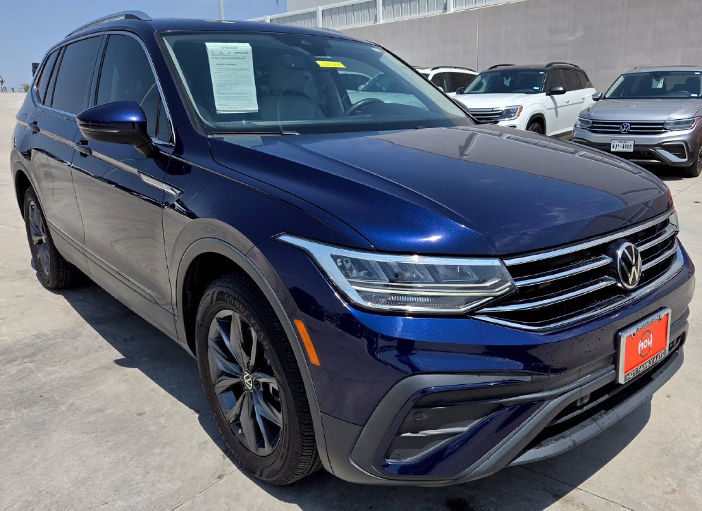 Used 2023 Volkswagen Tiguan SE FWD image 2