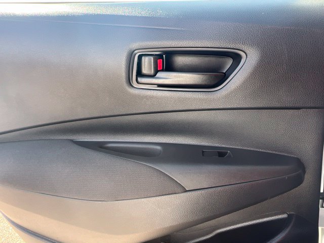 Used 2025 Toyota Corolla LE FWD image 30