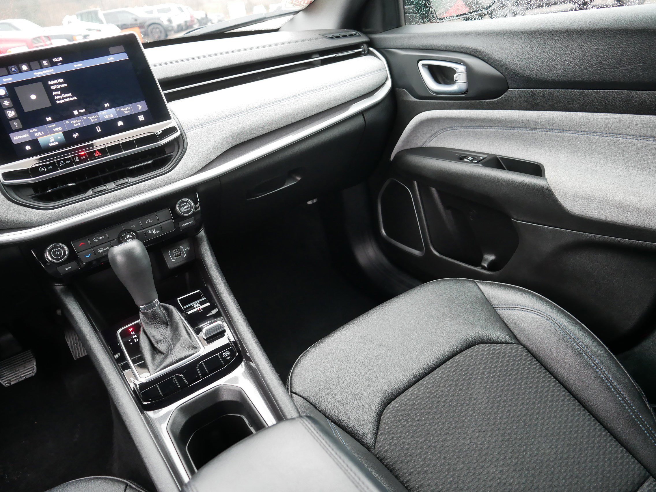 Certified 2024 Jeep Compass Latitude image 11